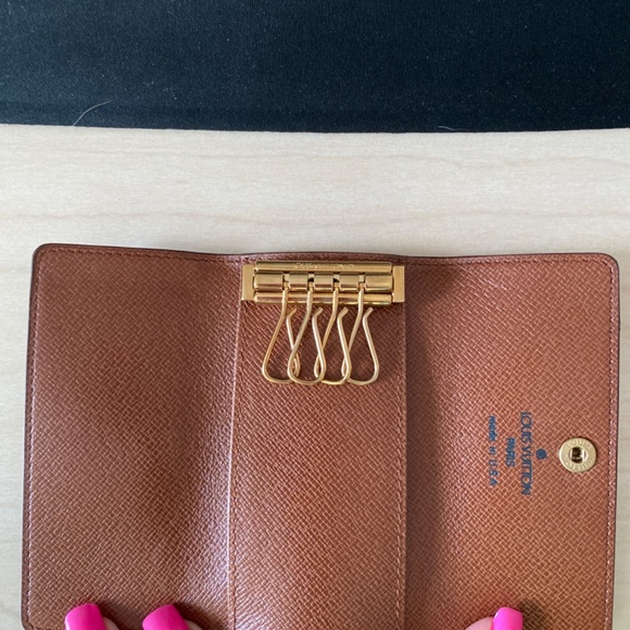 Vintage Louis Vuitton Never used 4 key Holder - Picture 2 of 5
